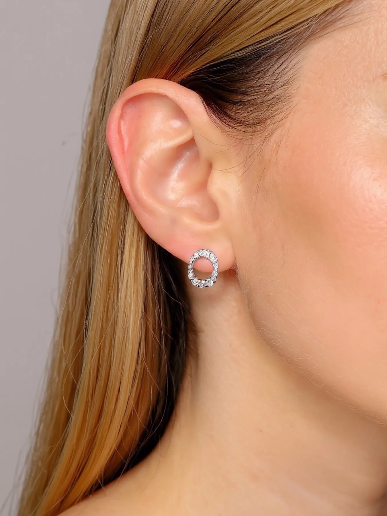 Silver earrings with zircon – elegant, minimalist