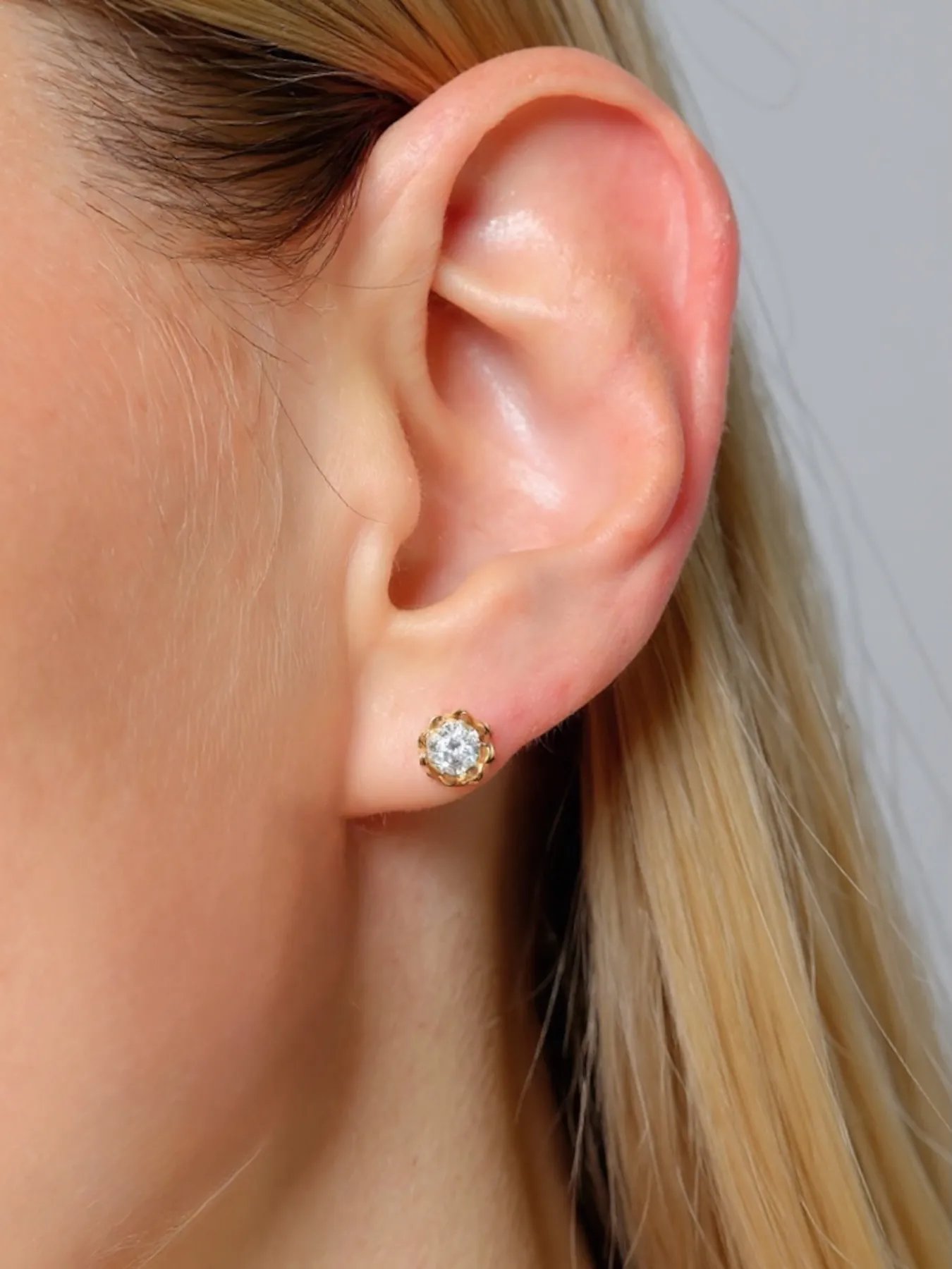 Gold-plated silver earrings with zircon stone – elegan