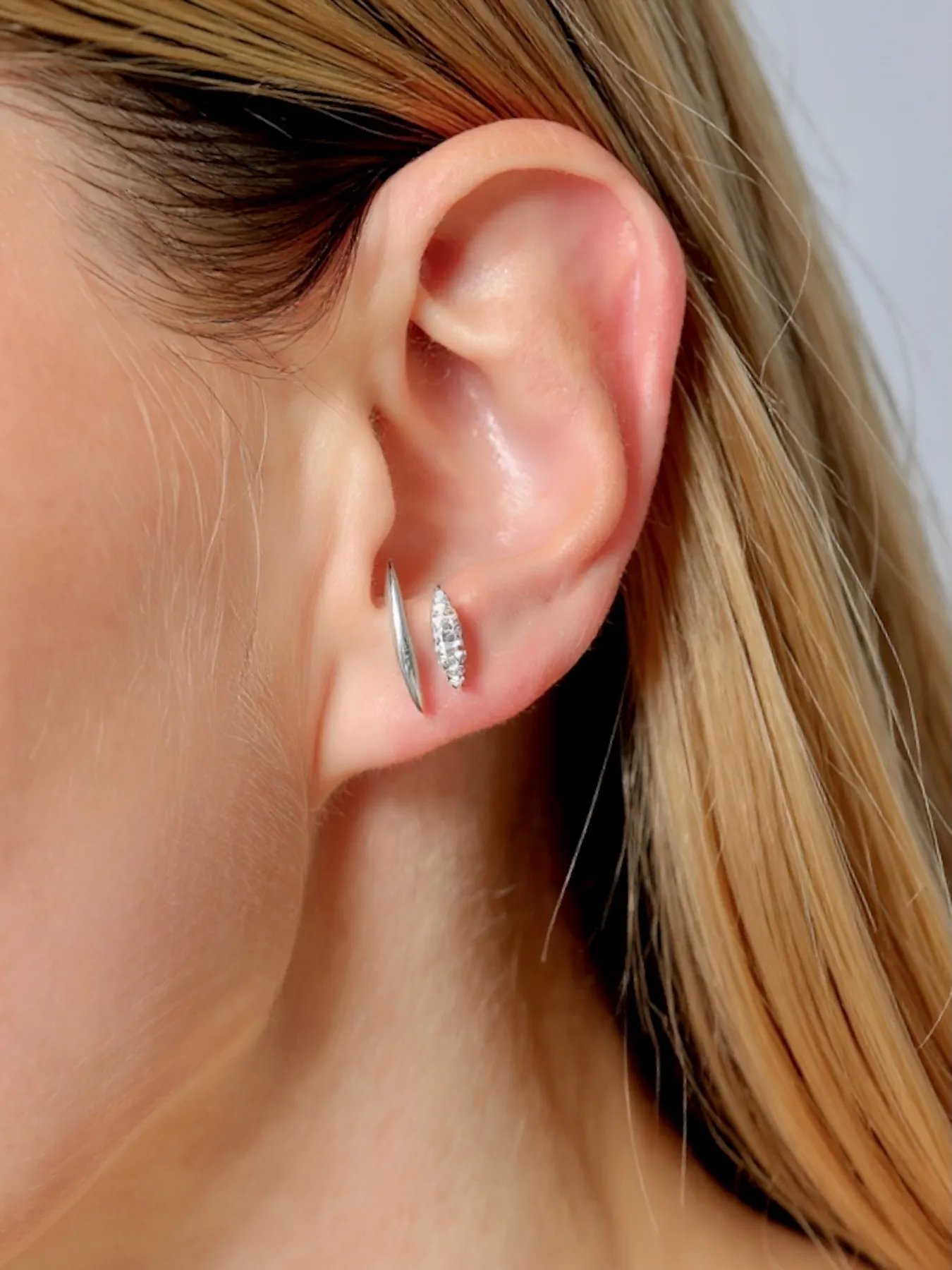 auskarai Shaped Stud sidabras 925 – su cirkoniu