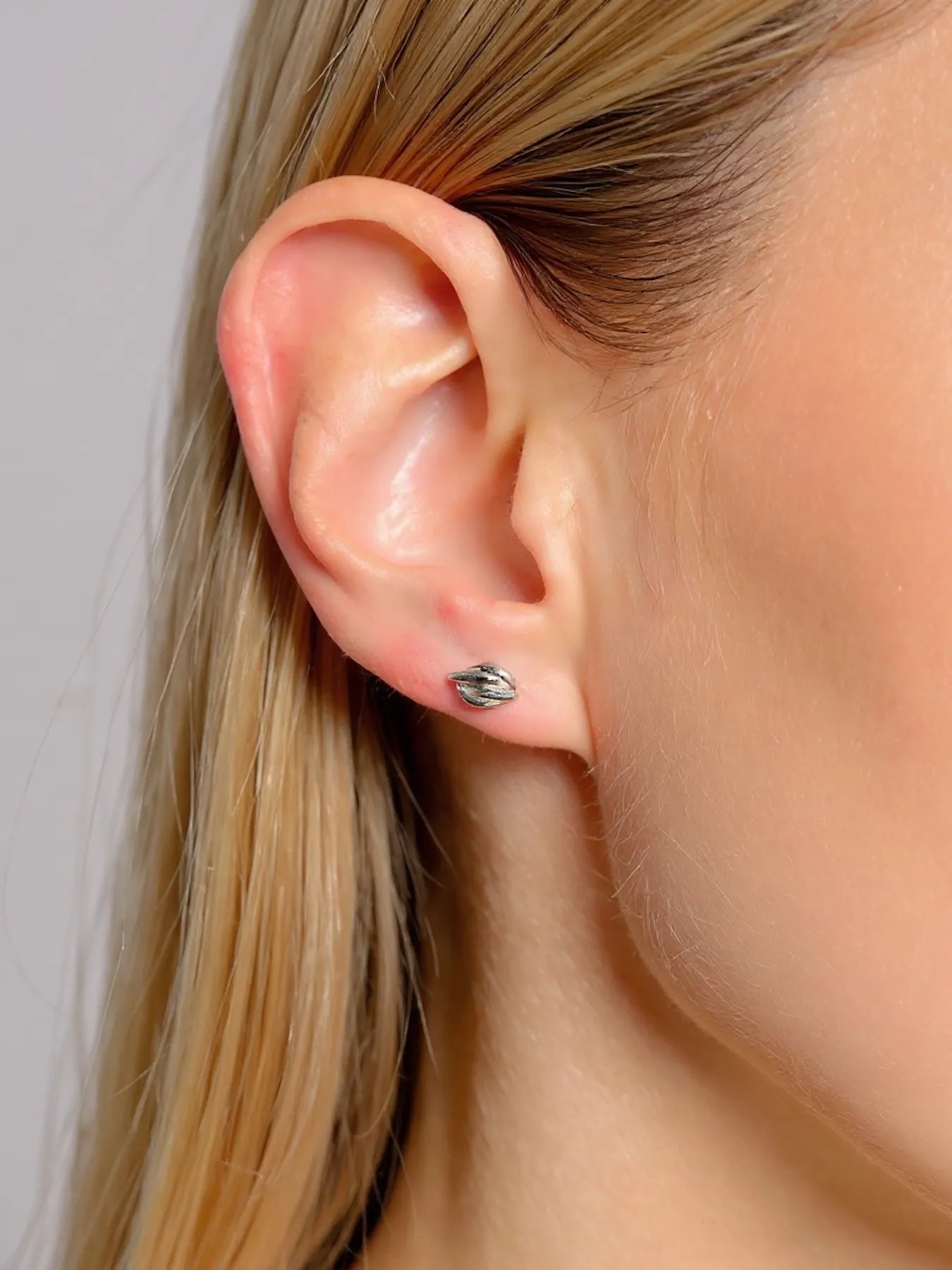 Feather earrings 925 silver – elegant feather silhouette