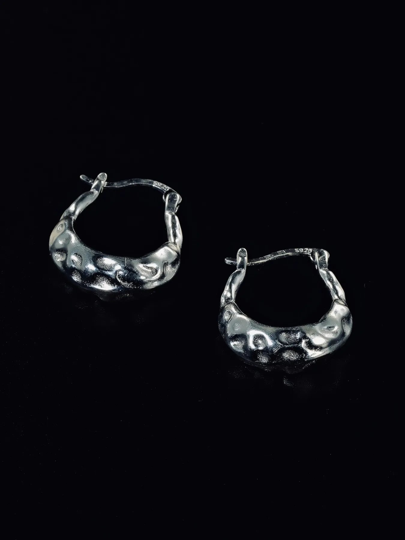 Silver earrings – minimalist, modern classic