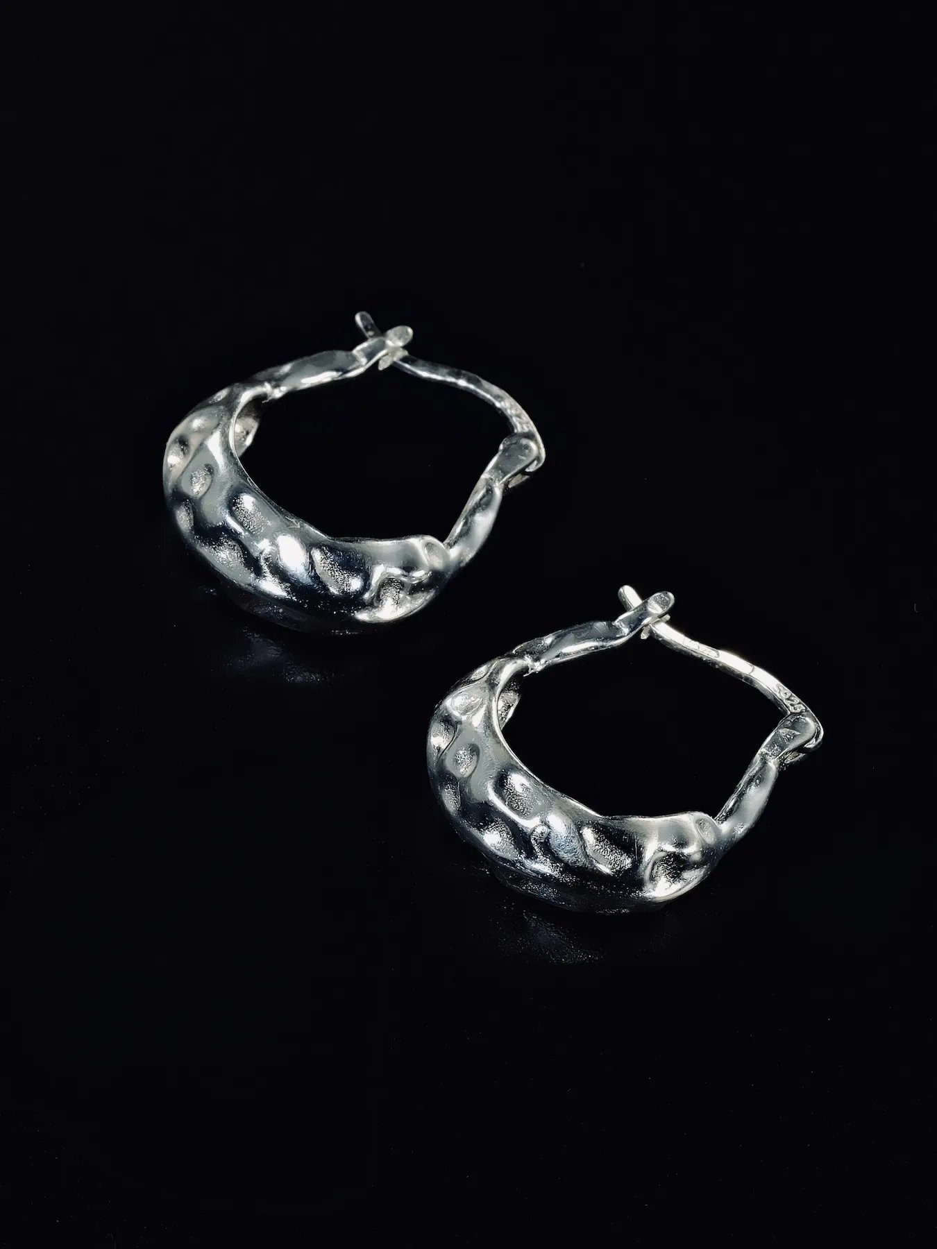 Silver earrings – minimalist, modern classic