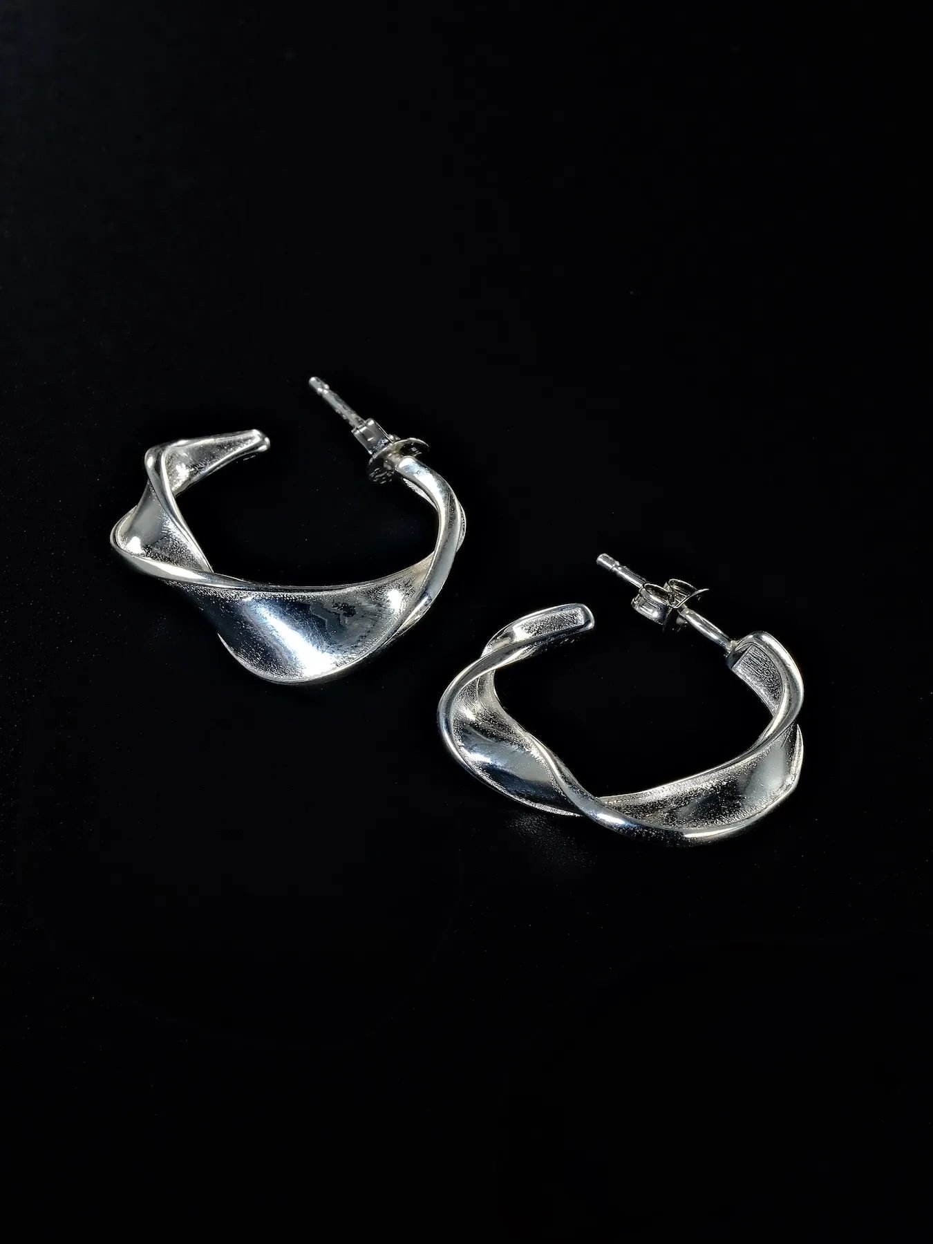 Silver earrings – women’s minimalist earrings