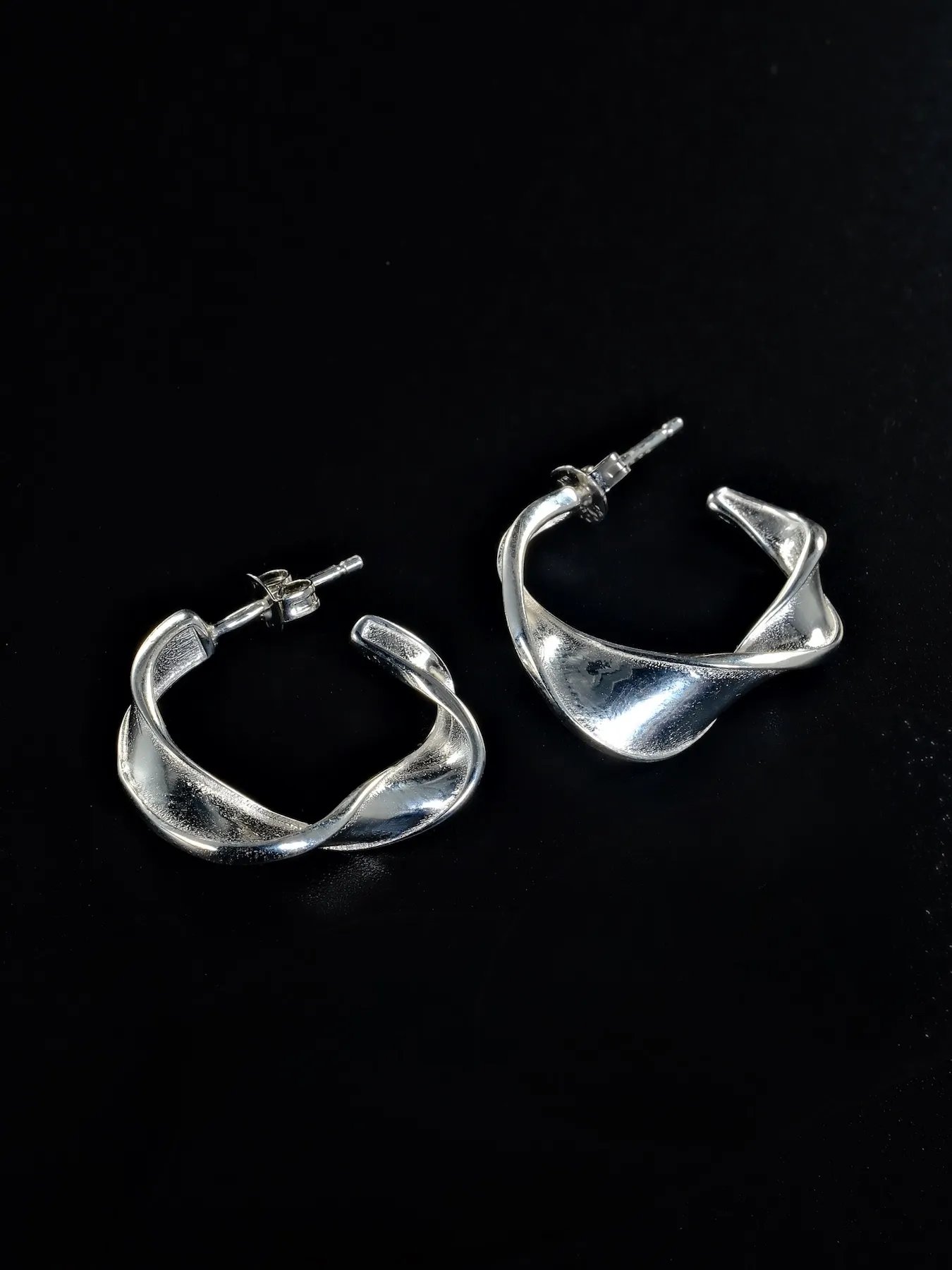 Silver earrings – women’s minimalist earrings