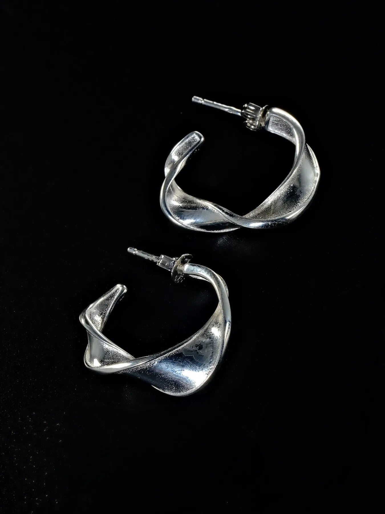 Silver earrings – women’s minimalist earrings