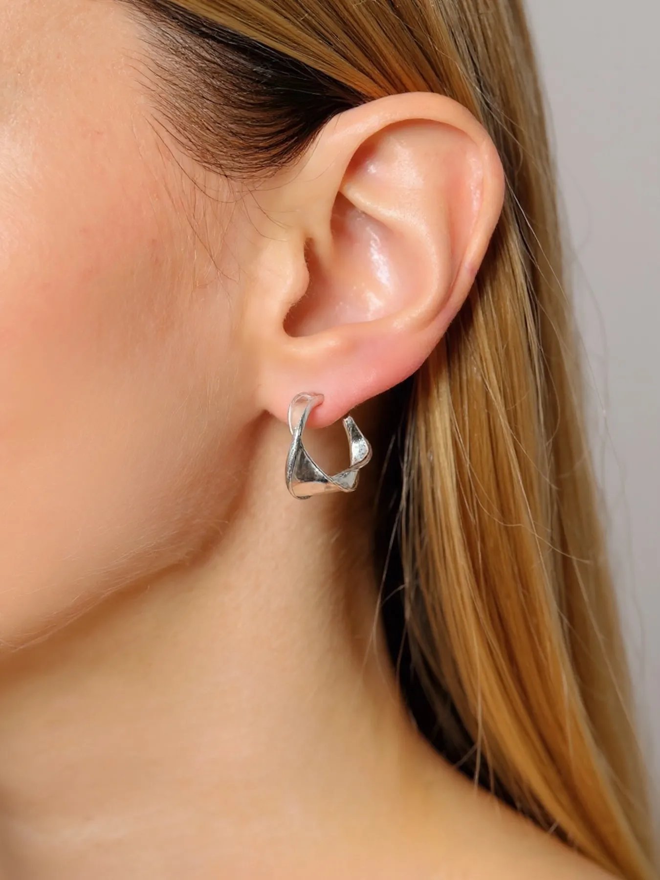 Silver earrings – women’s minimalist earrings