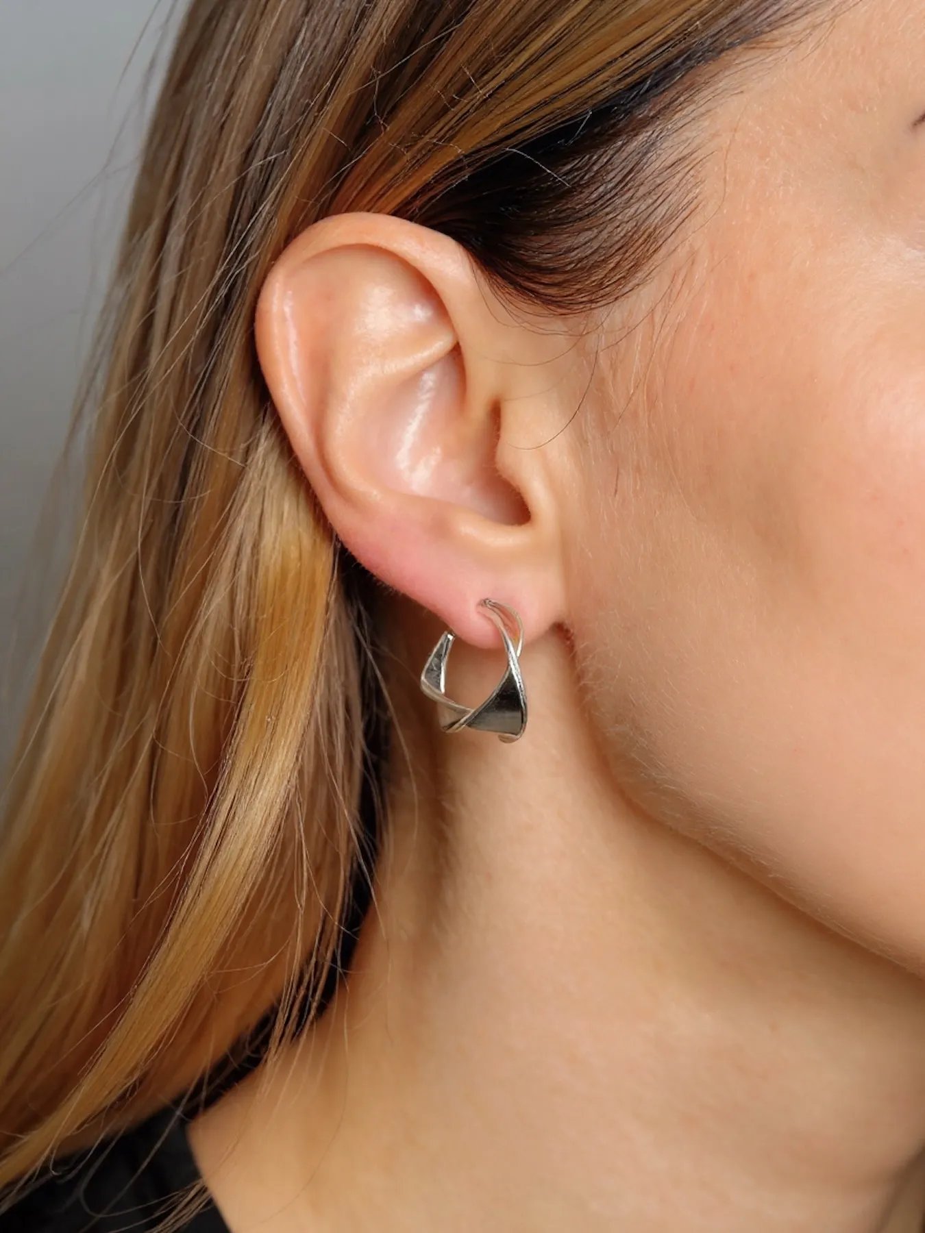Silver earrings – women’s minimalist earrings