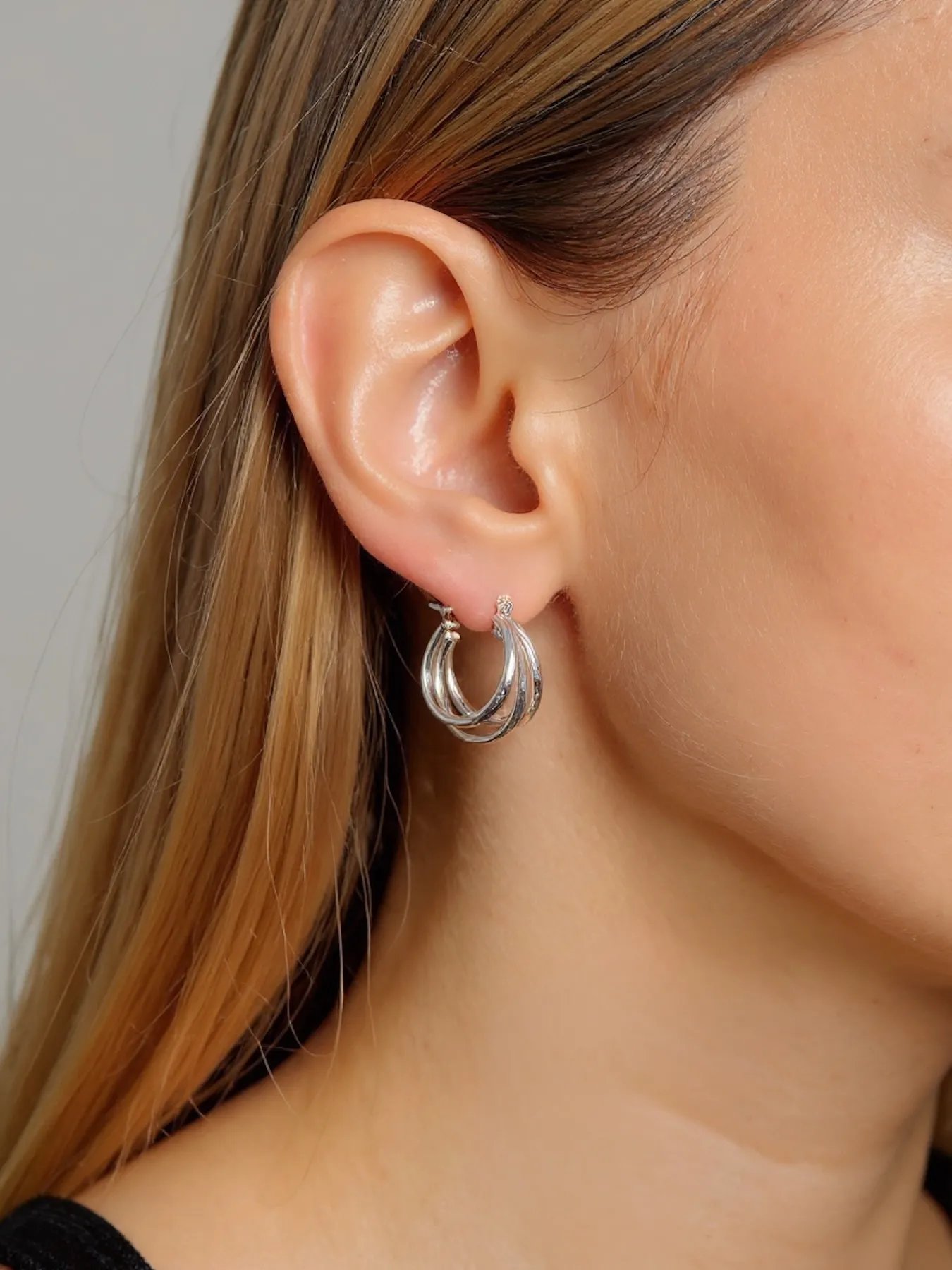 Silver earrings – women’s elegant in silver and gold