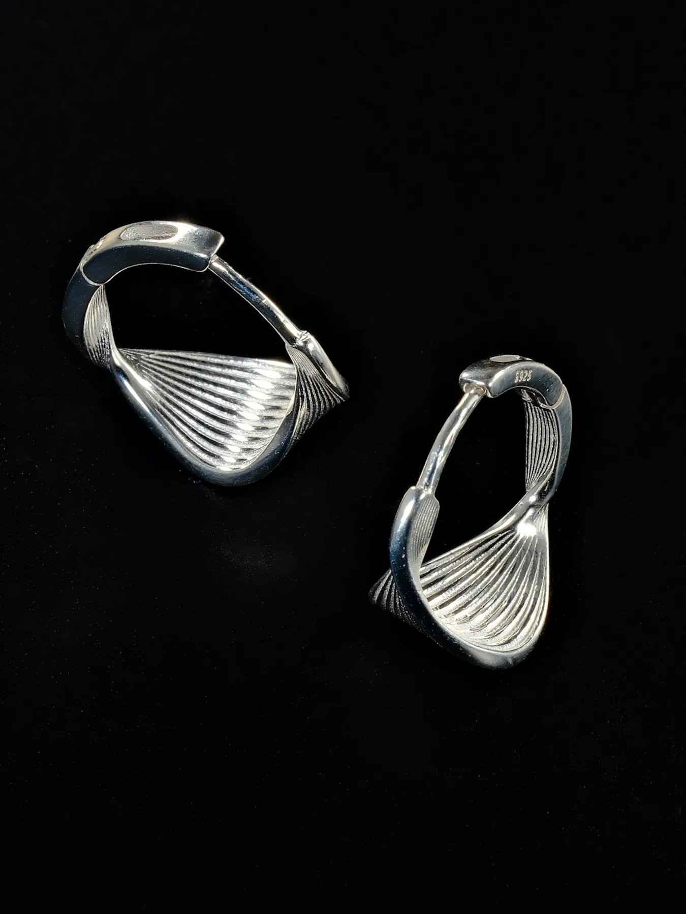 Sterling Silver Earrings with Delicate Line Design – 925 Silver