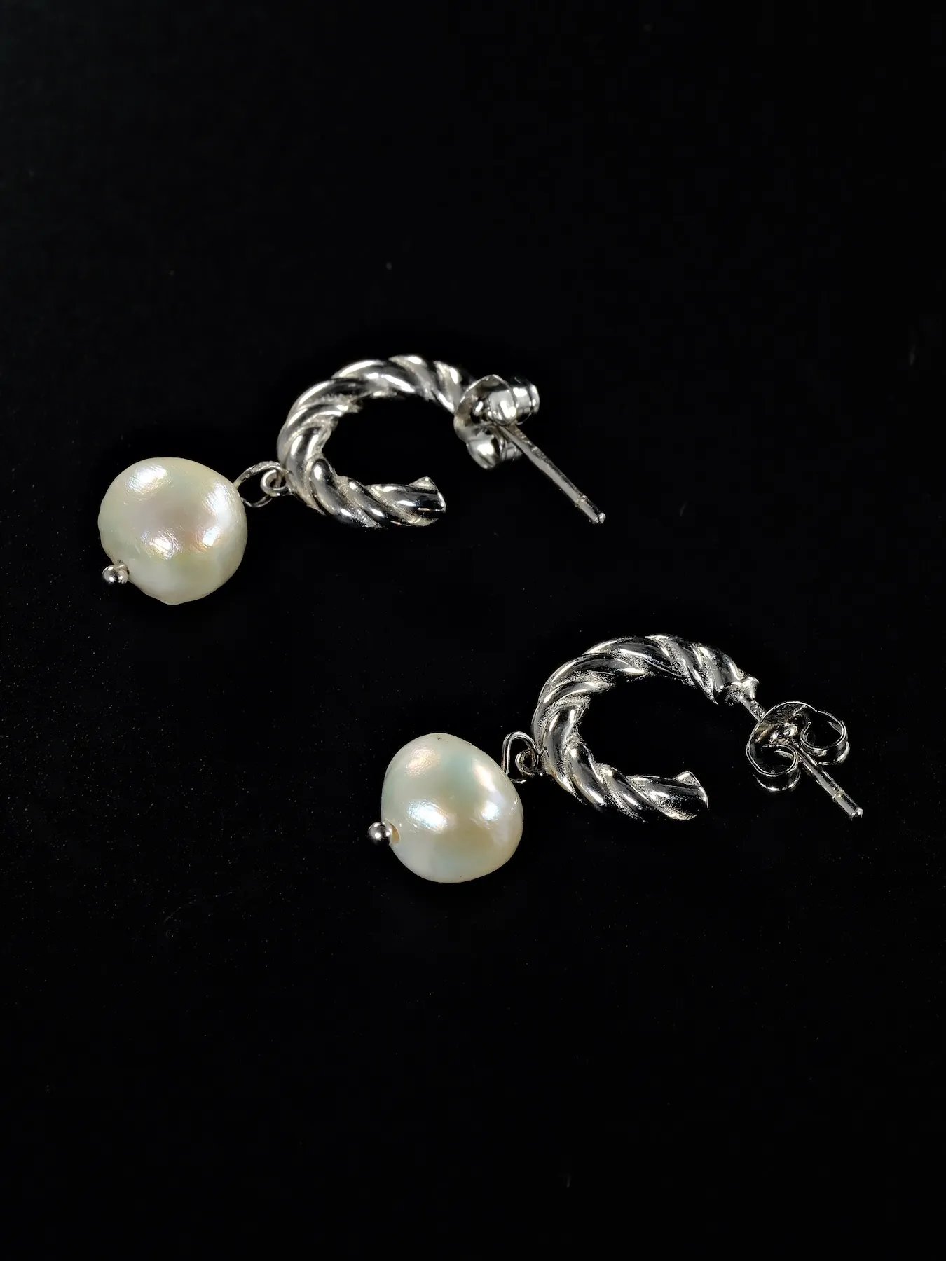 Silver Earrings with Freshwater Pearl | Timeless Elegance