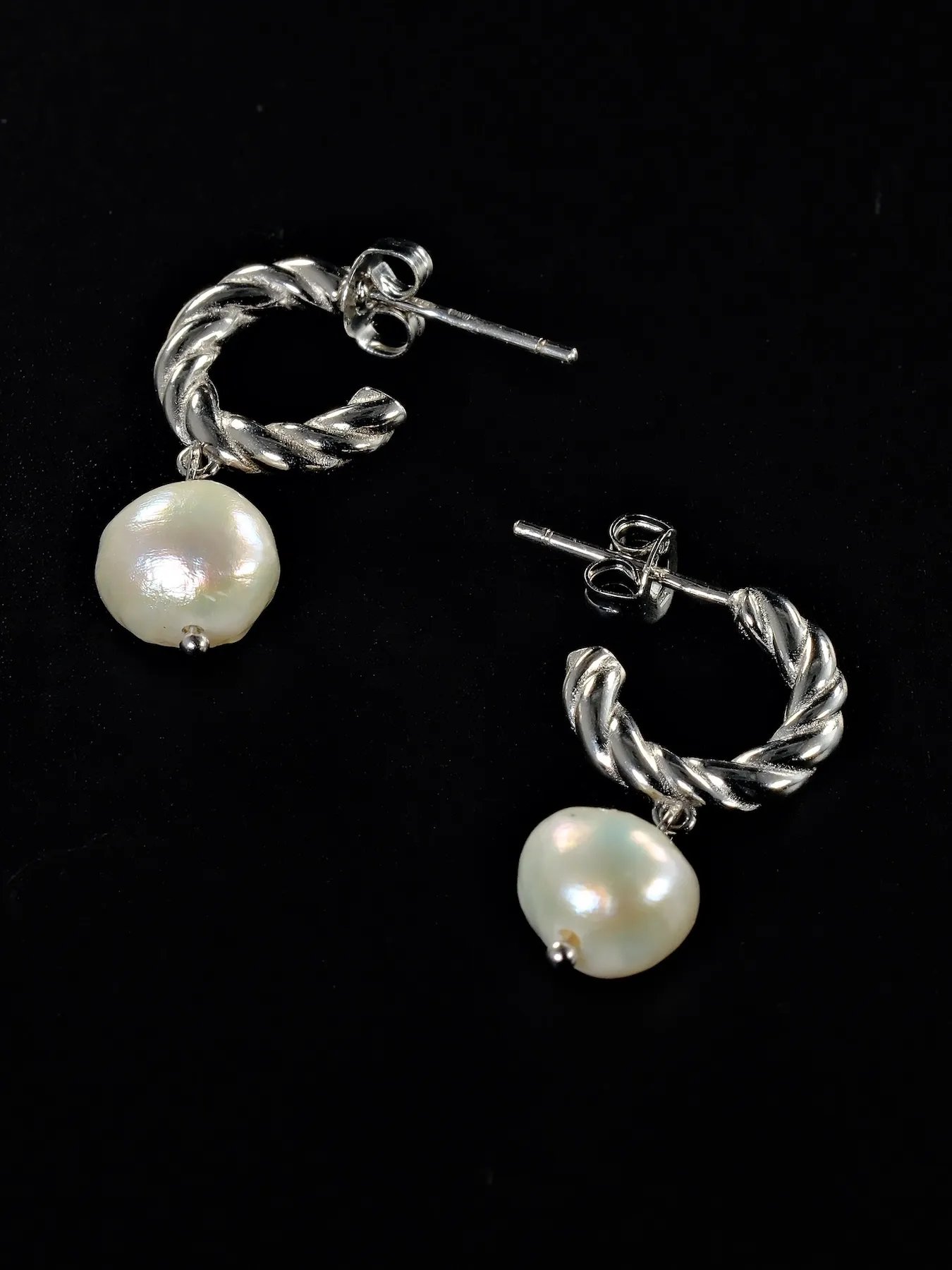 Silver Earrings with Freshwater Pearl | Timeless Elegance