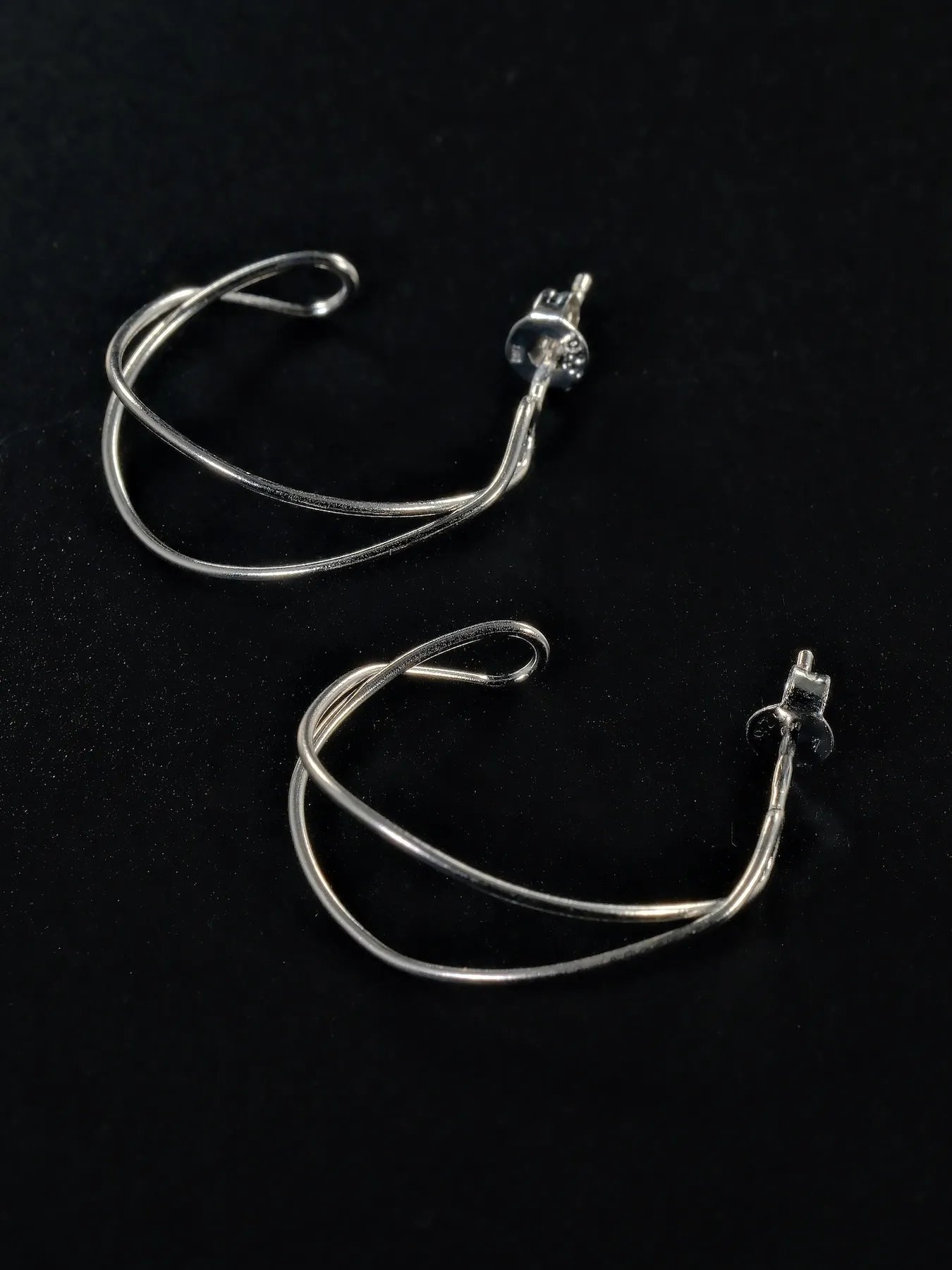 Sterling Silver Earrings with Wave Design – Minimalist Style
