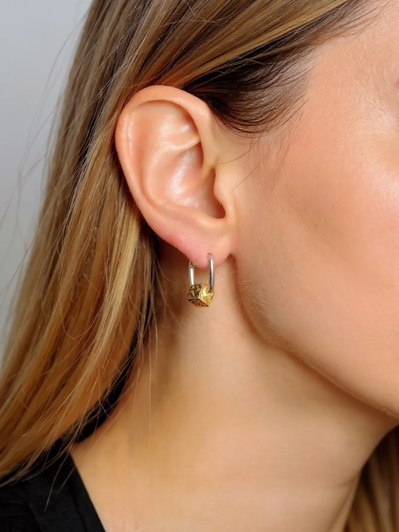 Sidabriniai auskarai su 18k auksu – dviejų spalvų elegancija | Soulle Moon