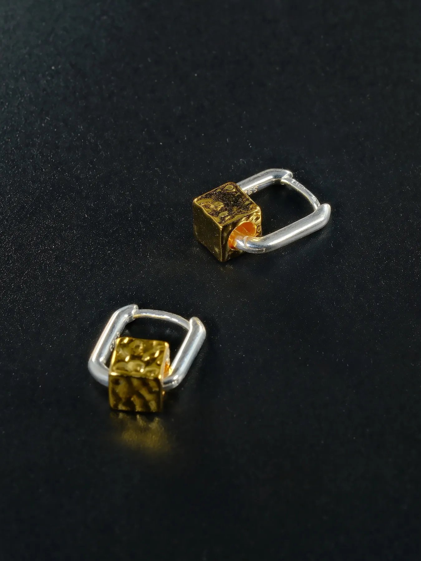 Sidabriniai auskarai su 18k auksu – dviejų spalvų elegancija | Soulle Moon