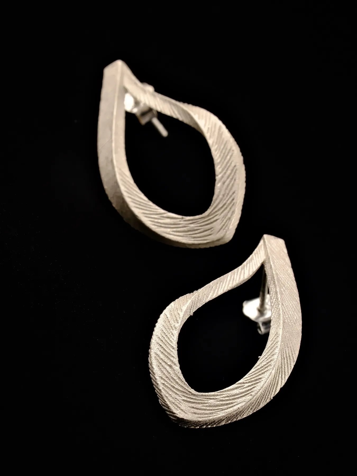 Textured Silver Teardrop Earrings | Soulle Moon