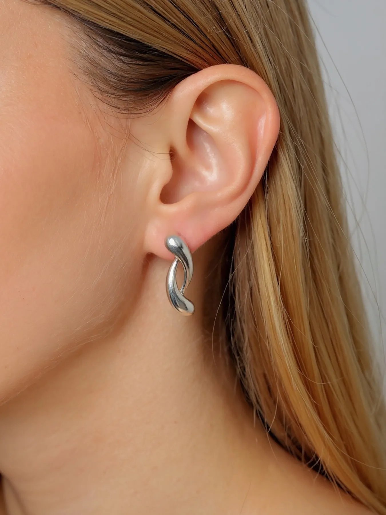 Silver earrings – elegant women’s earrings