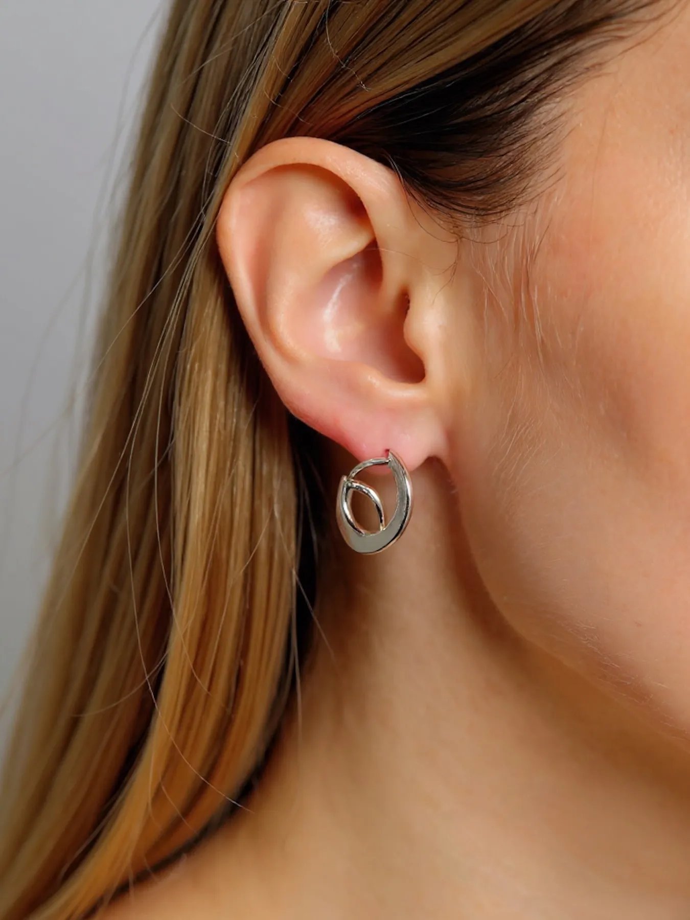 925 Silver Earrings – Minimalist Women’s Earrings