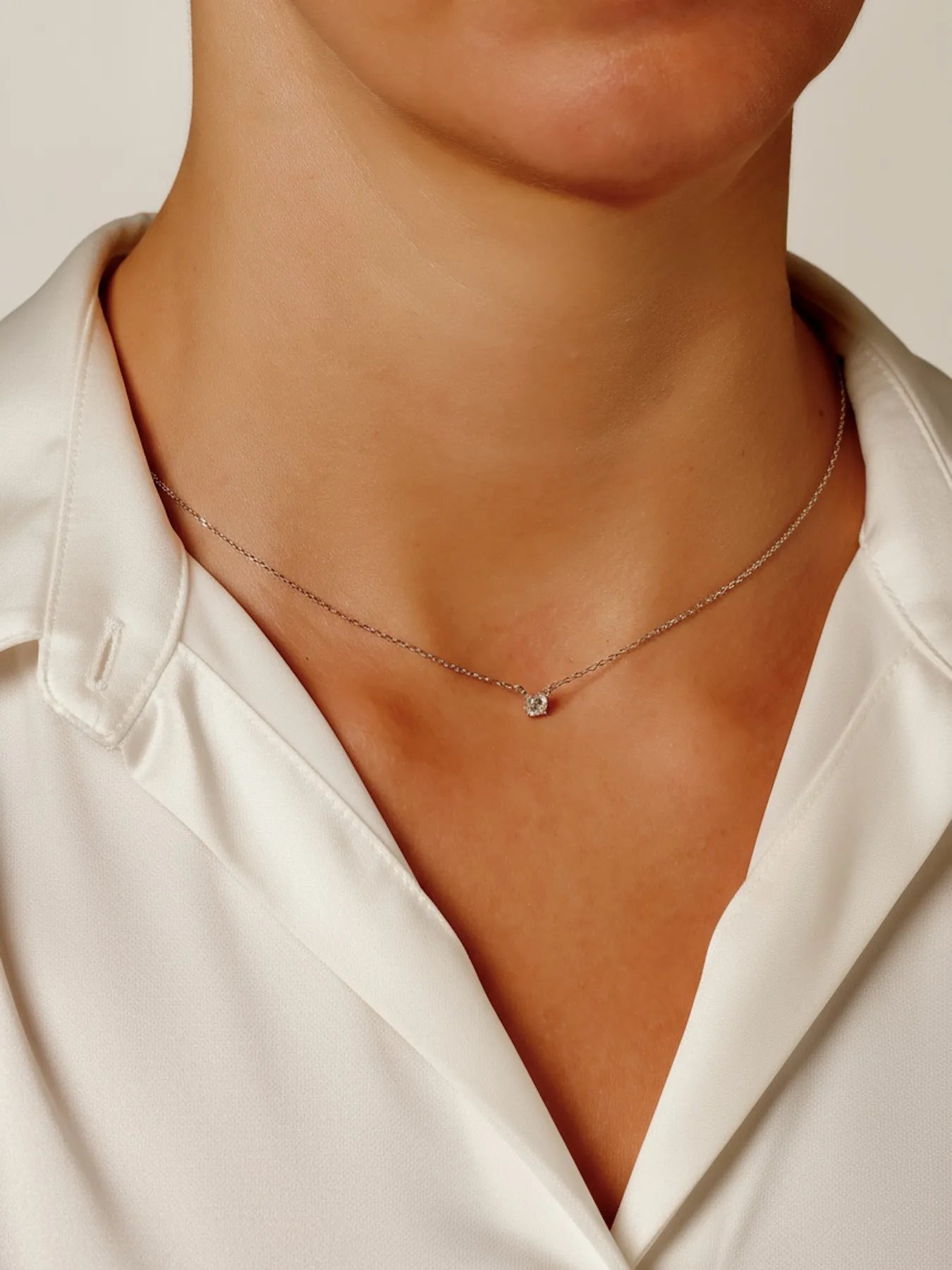 Sterling silver necklace with zircon pendant