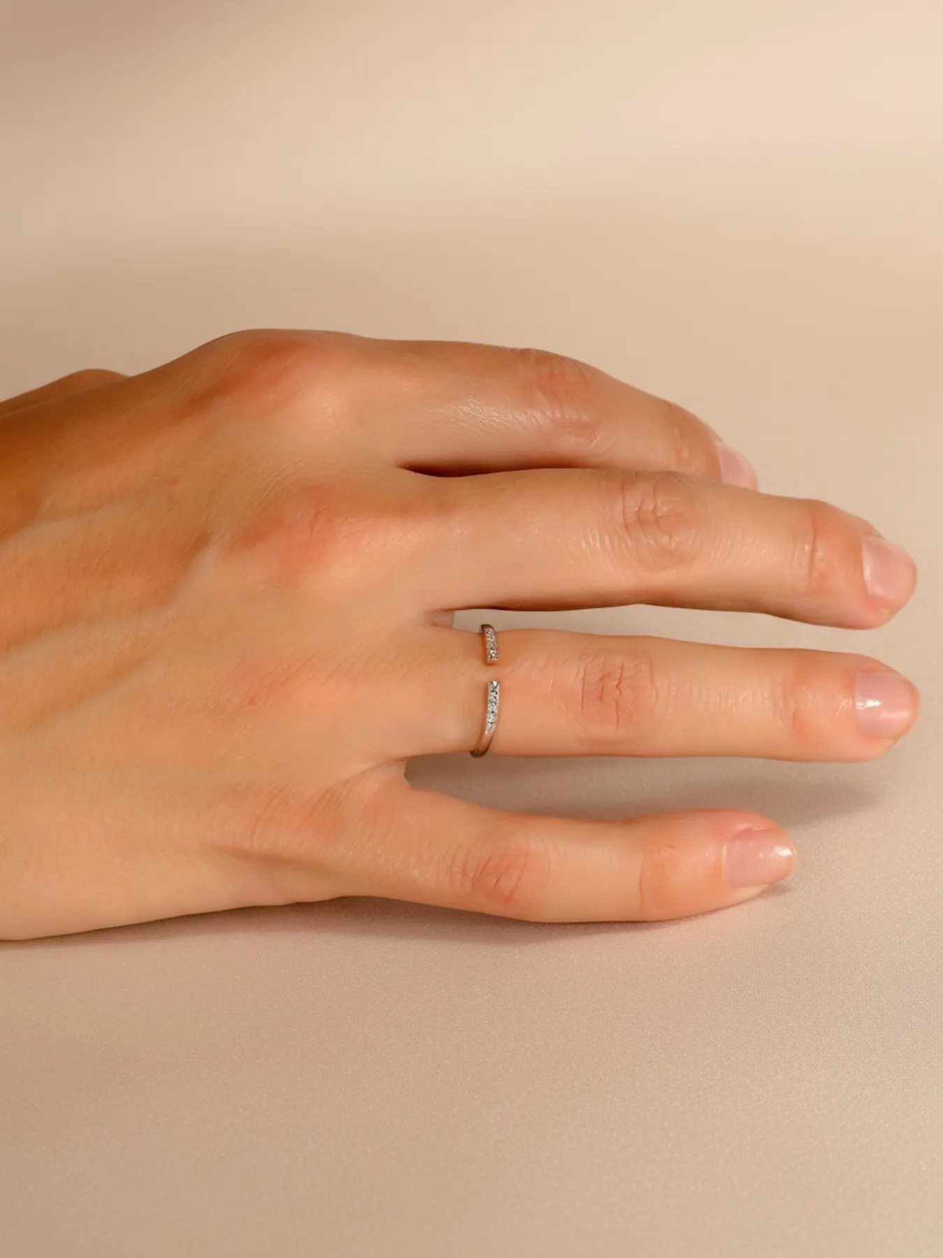 925 silver ring – minimalist open design with stones