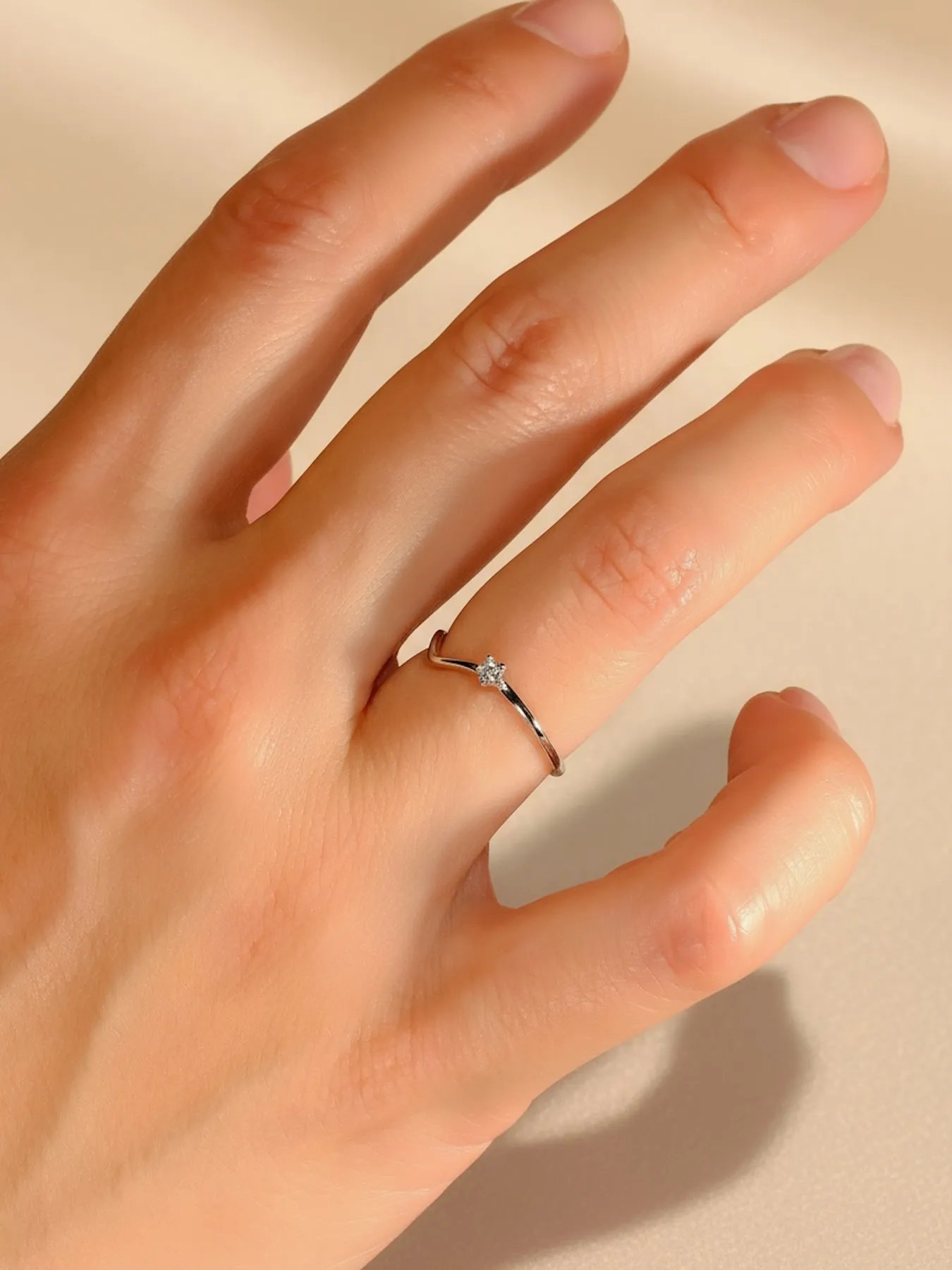 925 silver ring – elegant design with zircon stone