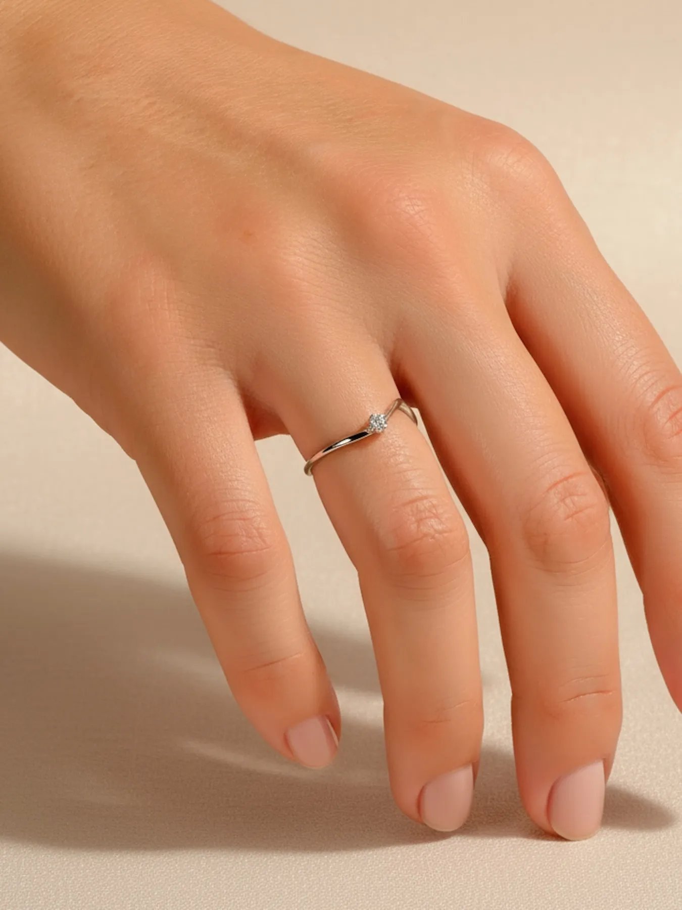 925 silver ring – elegant design with zircon stone