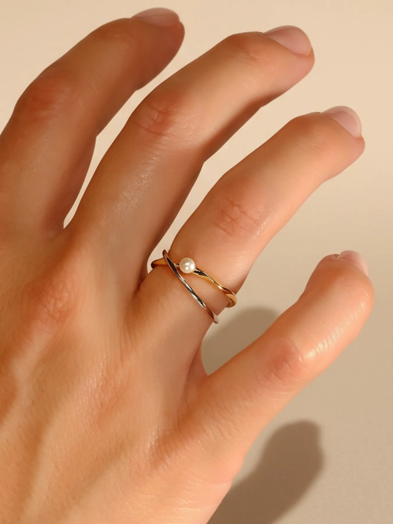 925 silver ring – elegant two-tone accessory with pearl