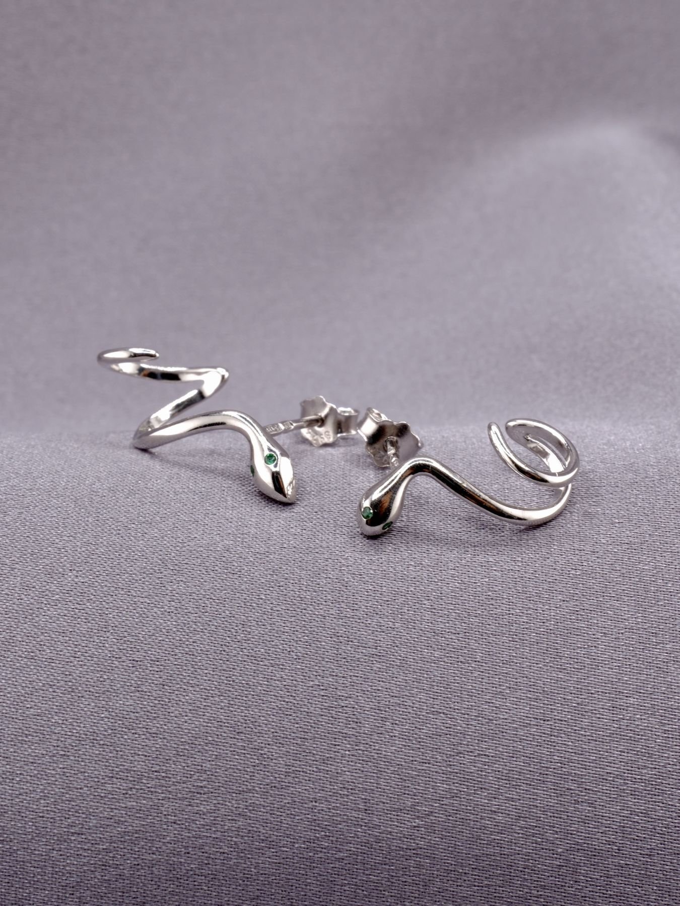 Silver Snake Earrings – 925 Serpent Design with Green Stones