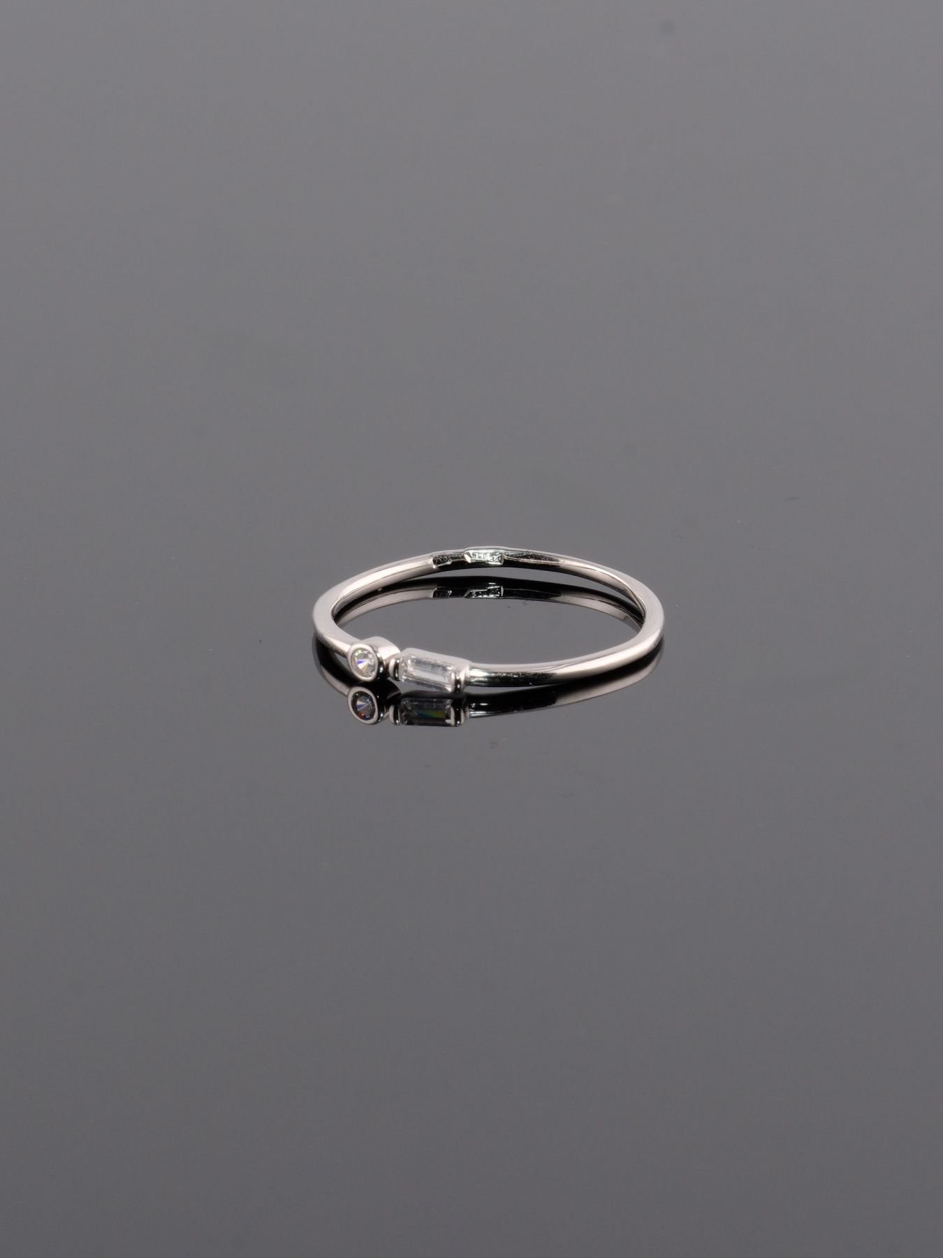 925 silver ring – minimalist open design with two stones