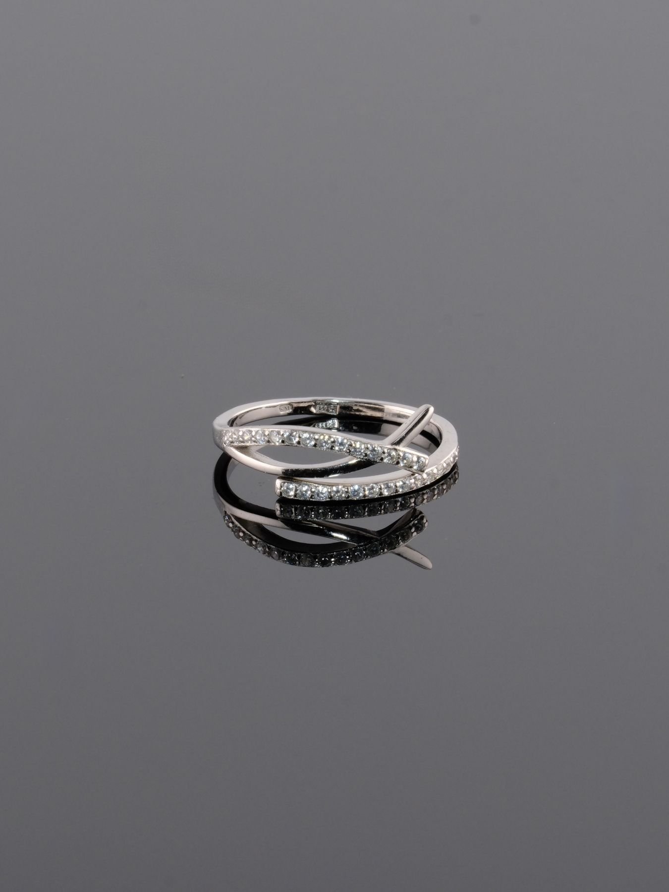 925 silver ring – elegant intertwined design with stones