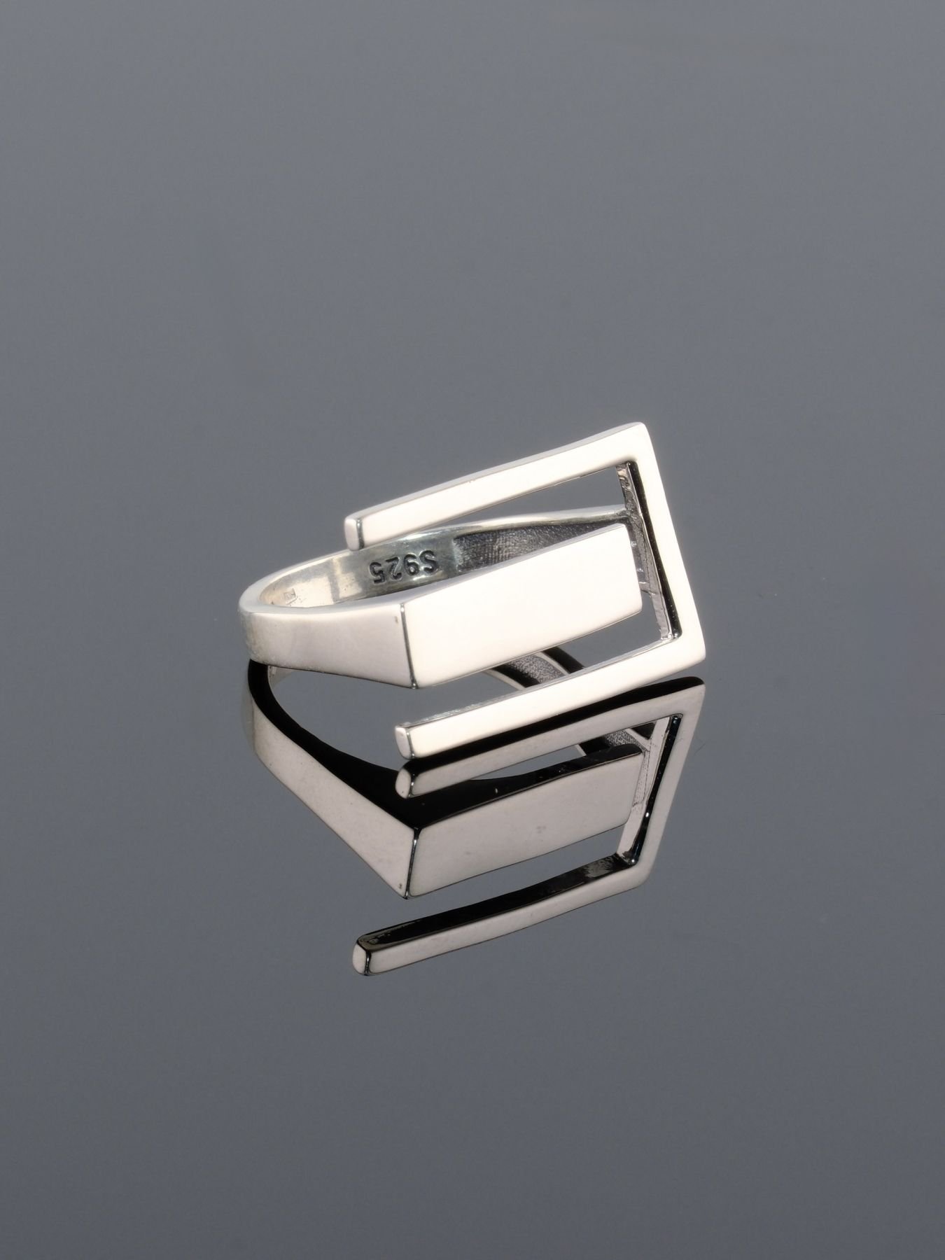 925 silver ring – modern architectural accessory