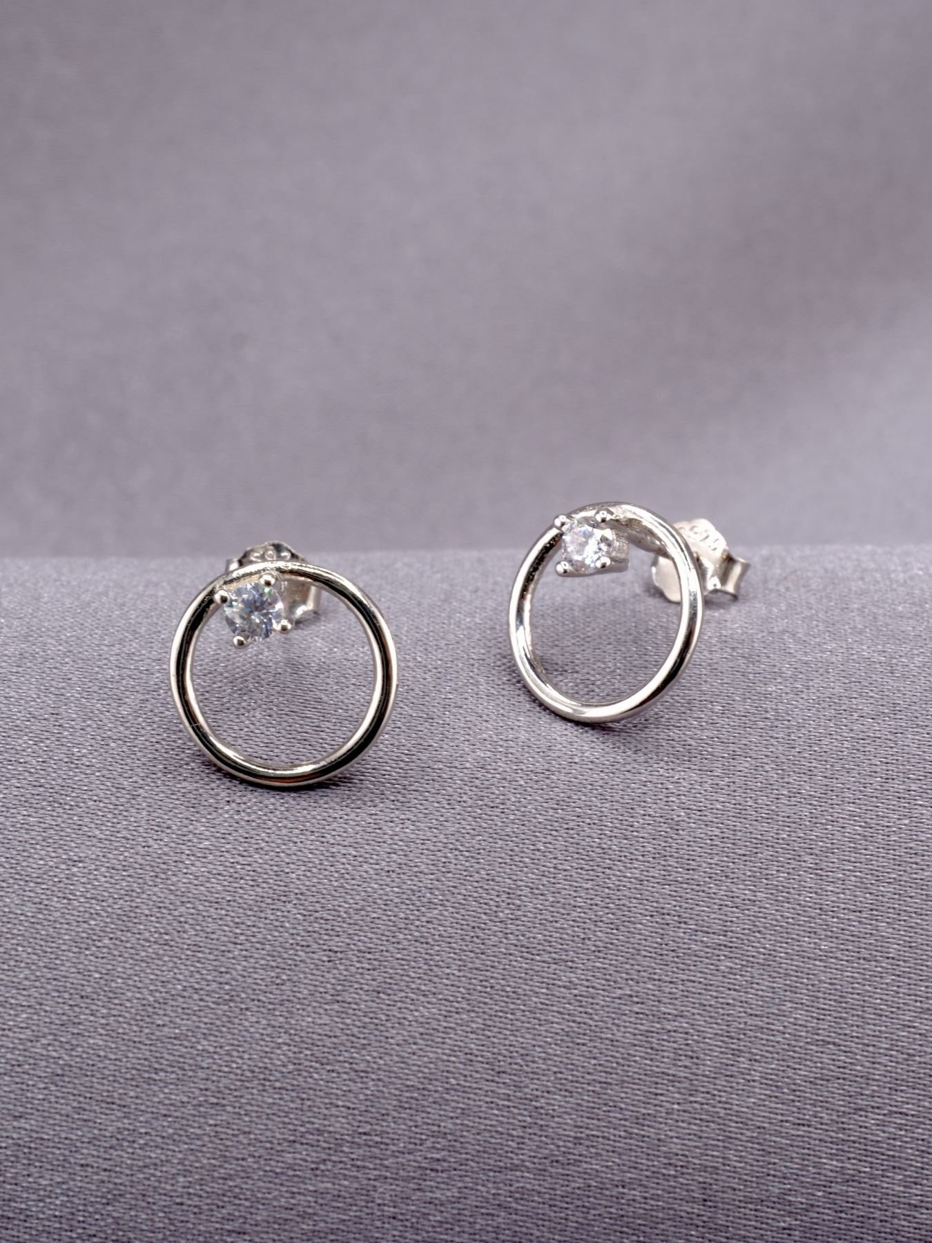 Silver Circle Earrings with Zircon – 925 Minimalist Women’s Studs