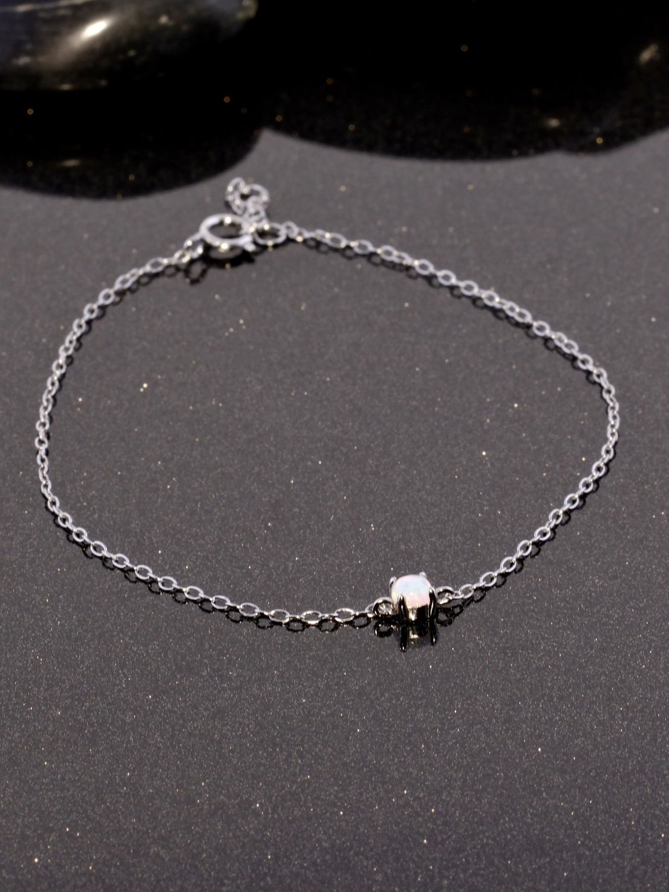 Minimalist silver bracelet with zircon stone
