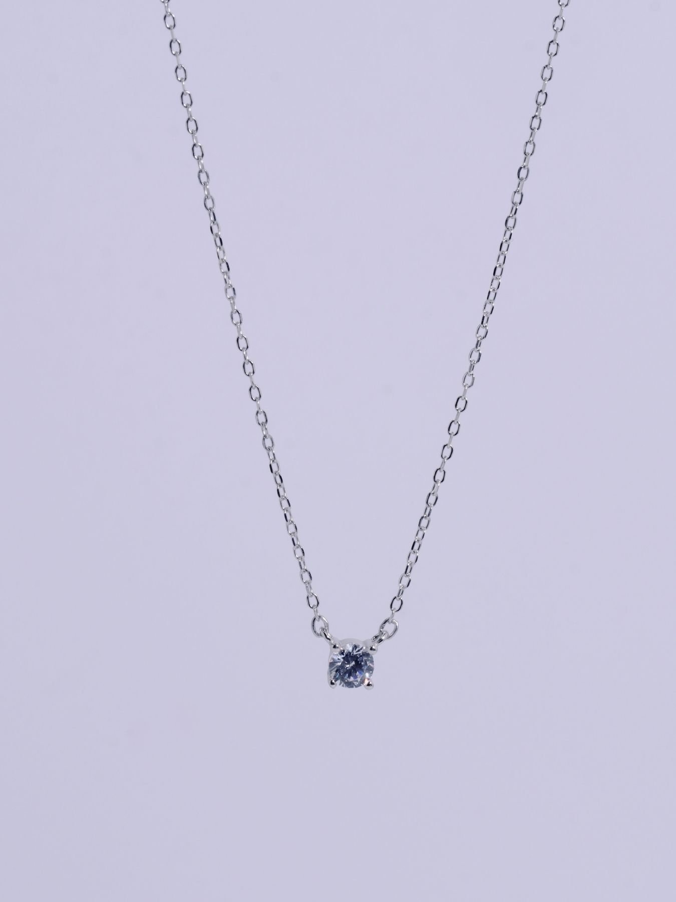 Sterling silver necklace with zircon pendant