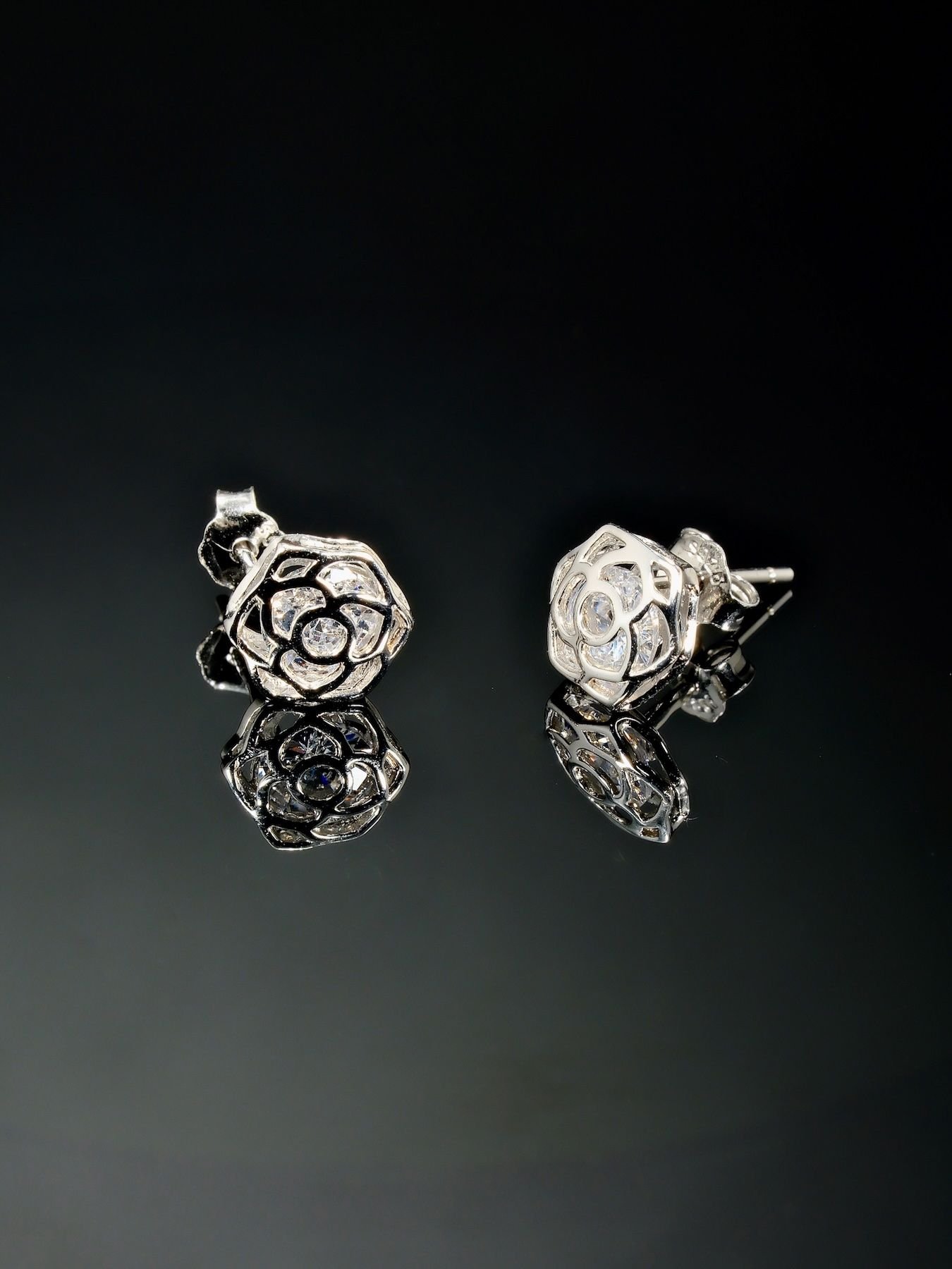 Silver earrings with zircon – elegant rose design