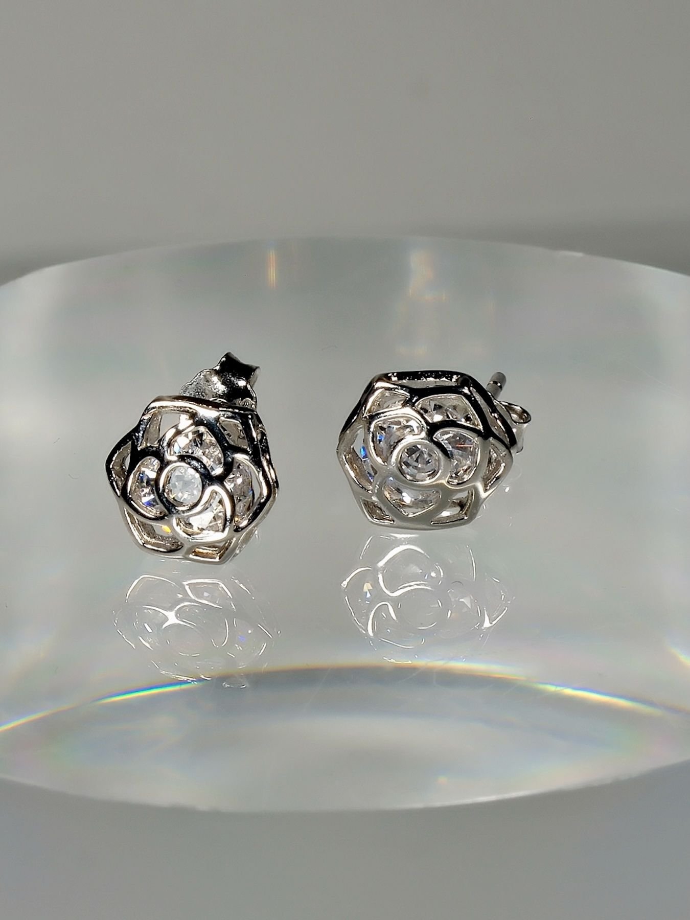 Silver earrings with zircon – elegant rose design