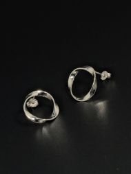 925 sidabro auskarai – apvalūs minimalistiniai auskarai