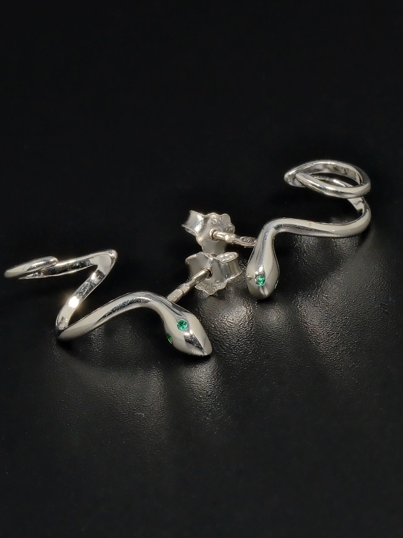 Silver Snake Earrings – 925 Serpent Design with Green Stones