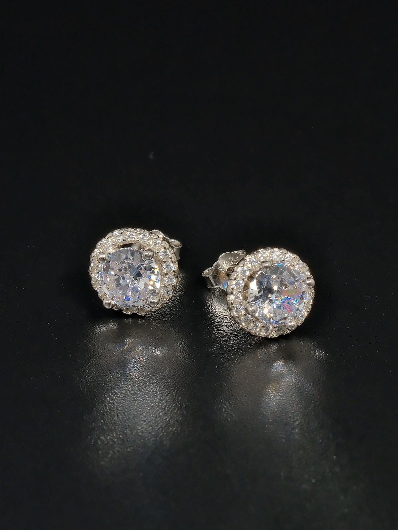 925 sidabro auskarai – klasikiniai auskarai su cirkoniu