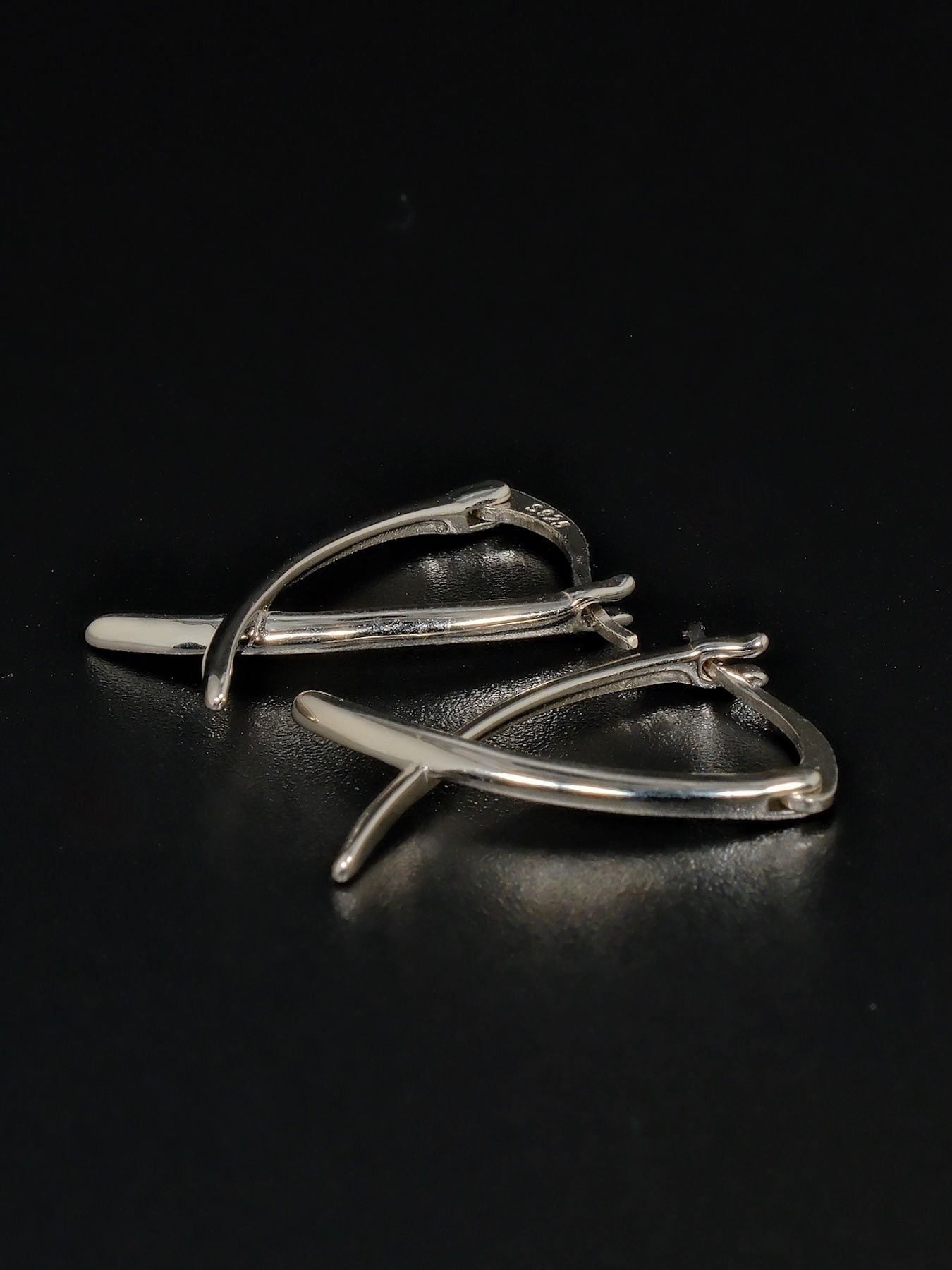 925 sidabro auskarai – X formos minimalistiniai auskarai