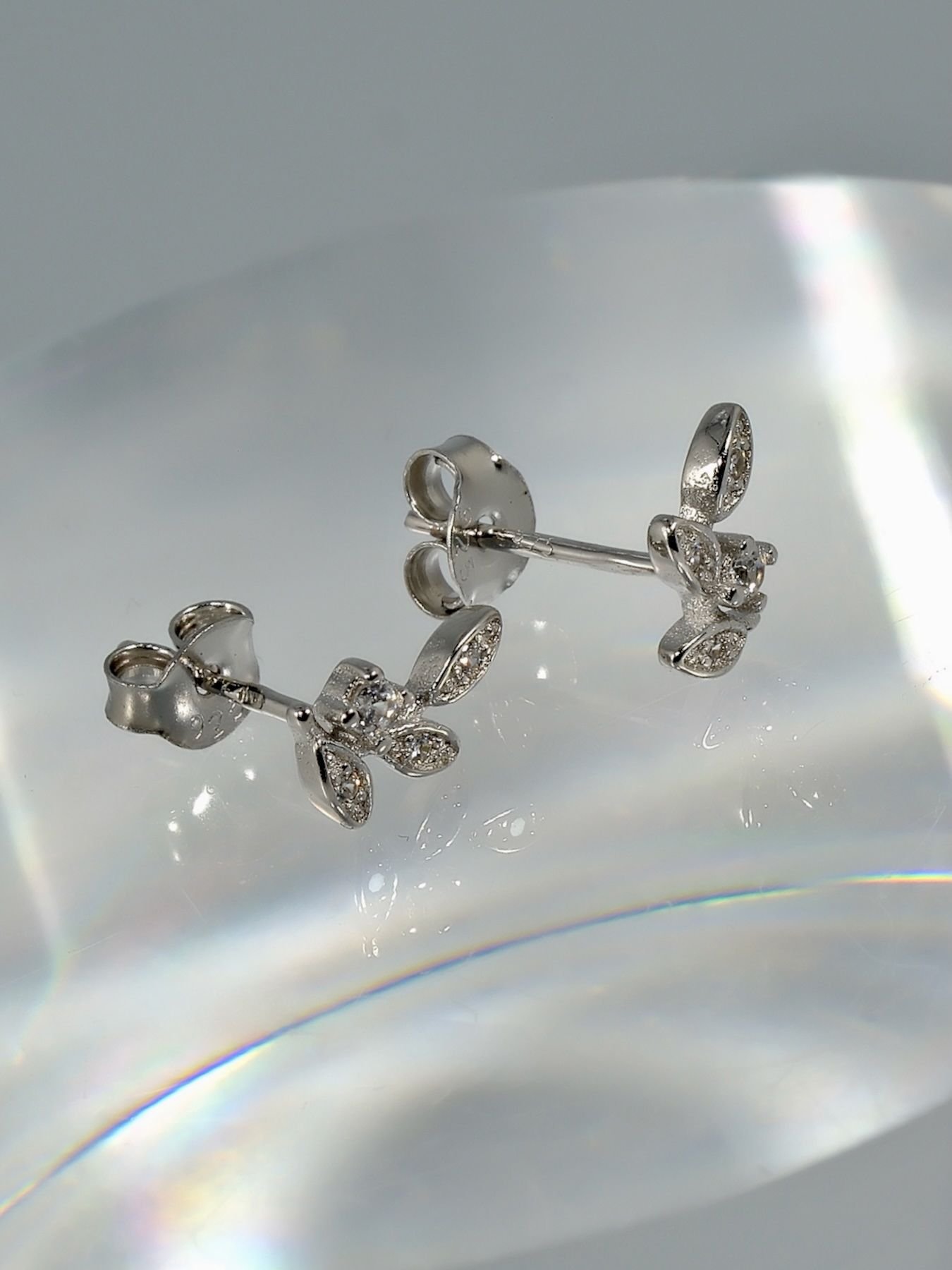 Silver earrings with zircon – elegant flower design