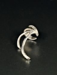 Sidabrinis cuff auskaras – minimalistinis, modernus