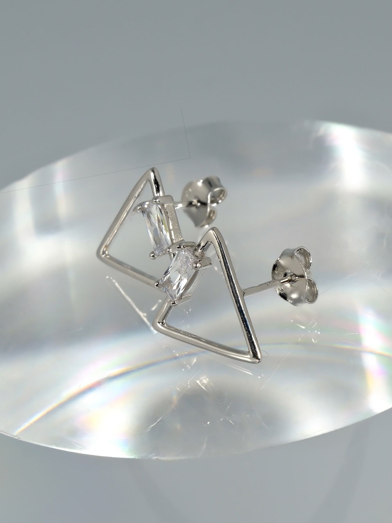 Silver earrings with zircon – minimalist, modern