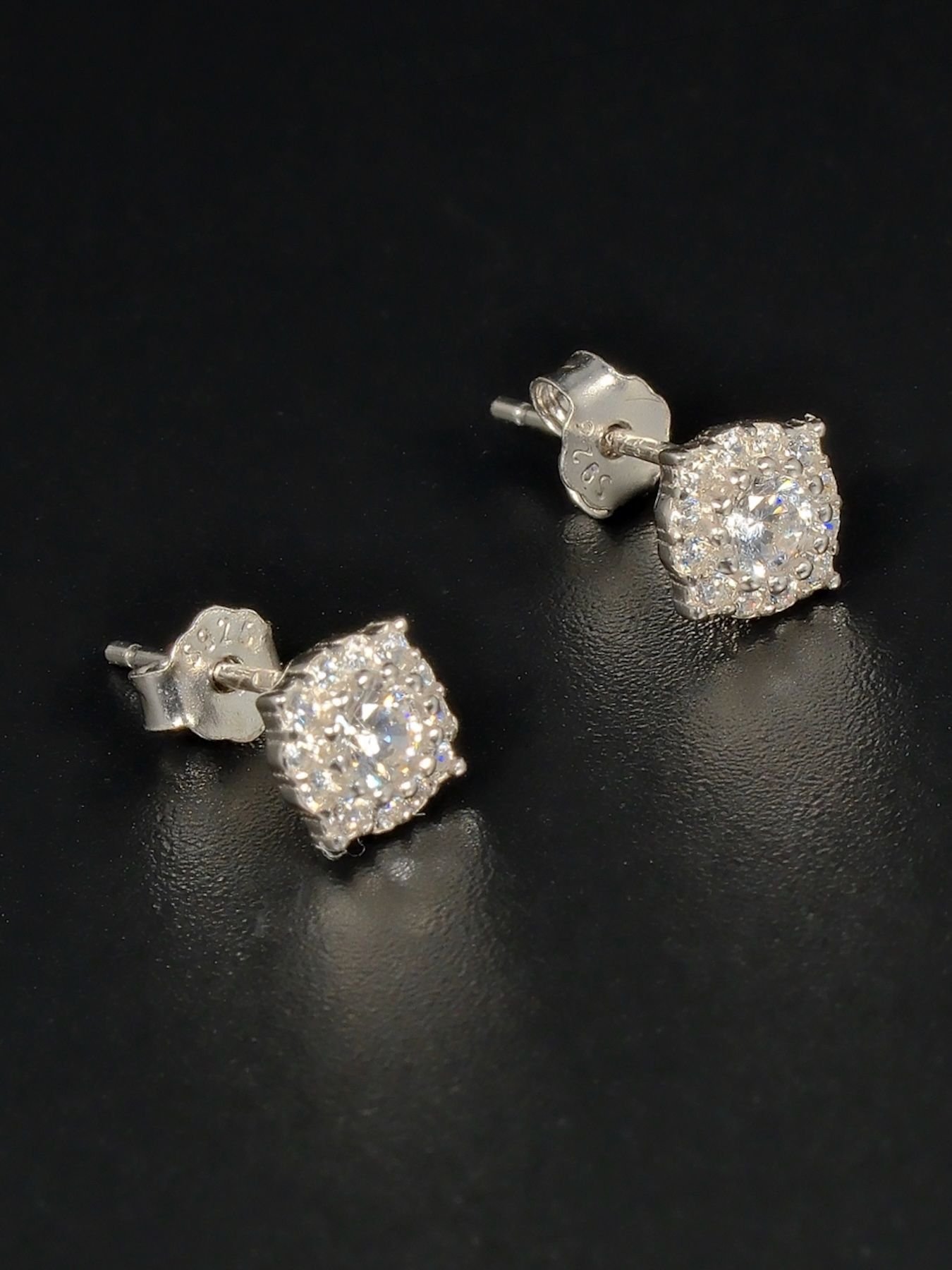 Elegant silver earrings with zircon – minimalist design