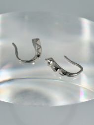 Elegantiški, minimalistiniai sidabro auskarai