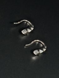 Elegantiški, minimalistiniai sidabro auskarai