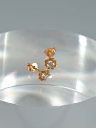 Elegantiški aukso spalvos auskarai su cirkonio akute