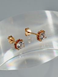 Aukso spalvos auskarai su cirkonio akute – elegantiški