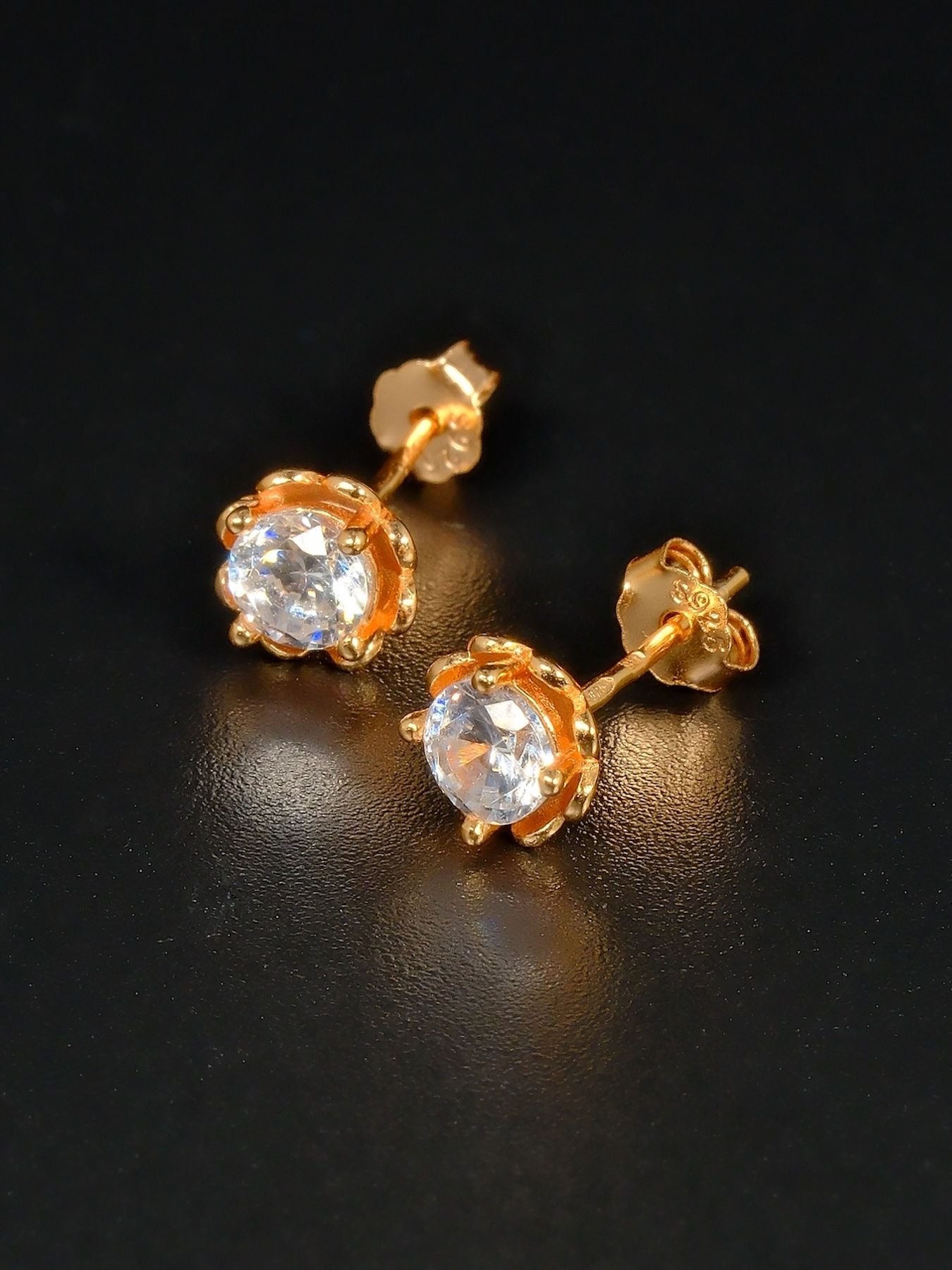 Gold-plated silver earrings with zircon stone – elegan