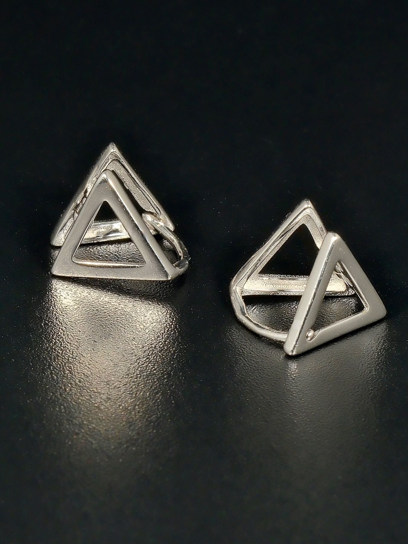 Auskarai Triangle Stud