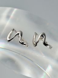 auskarai Wavy sidabras 925 – banguotas minimalistinis dizainas